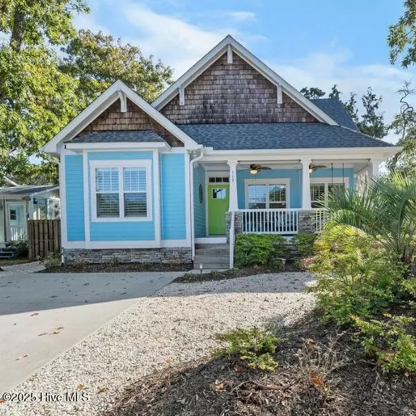112 NE 28th ST, Oak Island, NC 28465