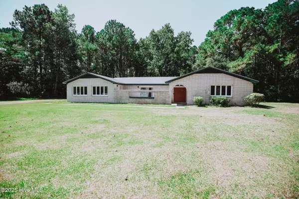 Hubert, NC 28539,276 Goose Creek RD