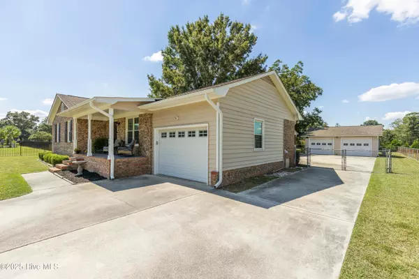 Castle Hayne, NC 28429,5011 Marathon Landing CT