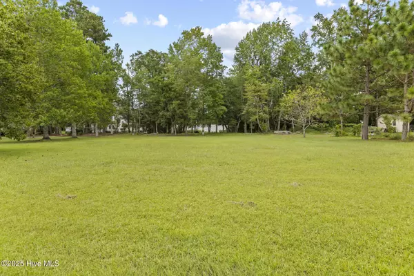 121 Spinnaker LN, Havelock, NC 28532