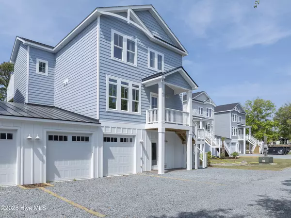 64 Pier View CT, Hampstead, NC 28443