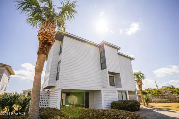 Wrightsville Beach, NC 28480,6 Sea Oats LN