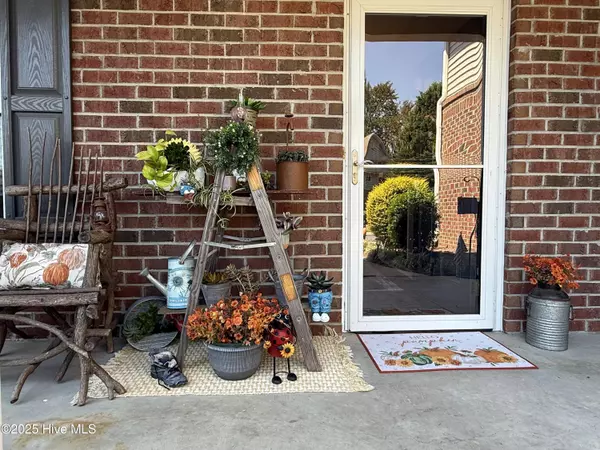 Greenville, NC 27858,2205 Locksley Woods Dr #C