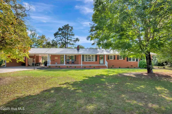 978 Bethesda Church RD, Fairmont, NC 28340