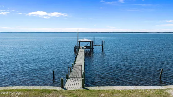 Arapahoe, NC 28510,215 River RD