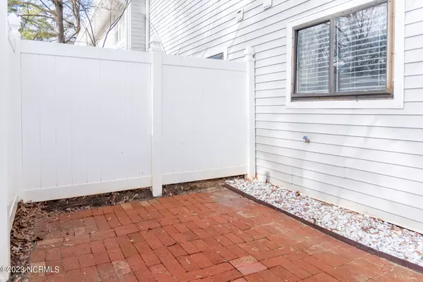 Raleigh, NC 27615,7195 Sandy Creek DR #4