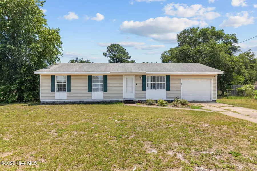 103 Riegel DR, Hubert, NC 28539