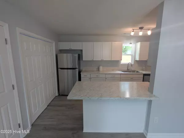 Jacksonville, NC 28540,104 Falcon Crest RD