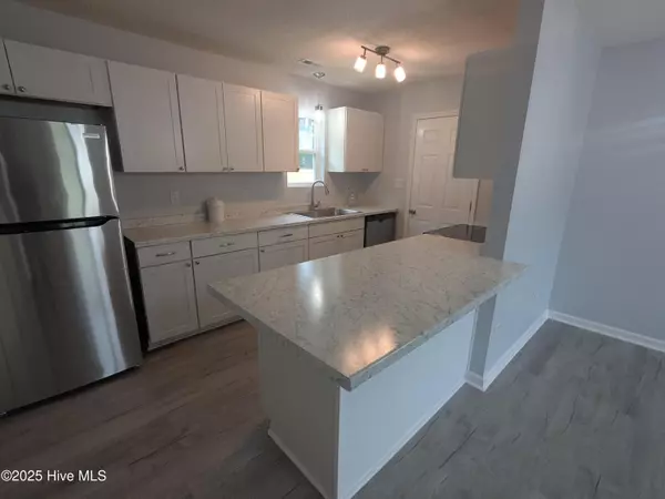 Jacksonville, NC 28540,104 Falcon Crest RD