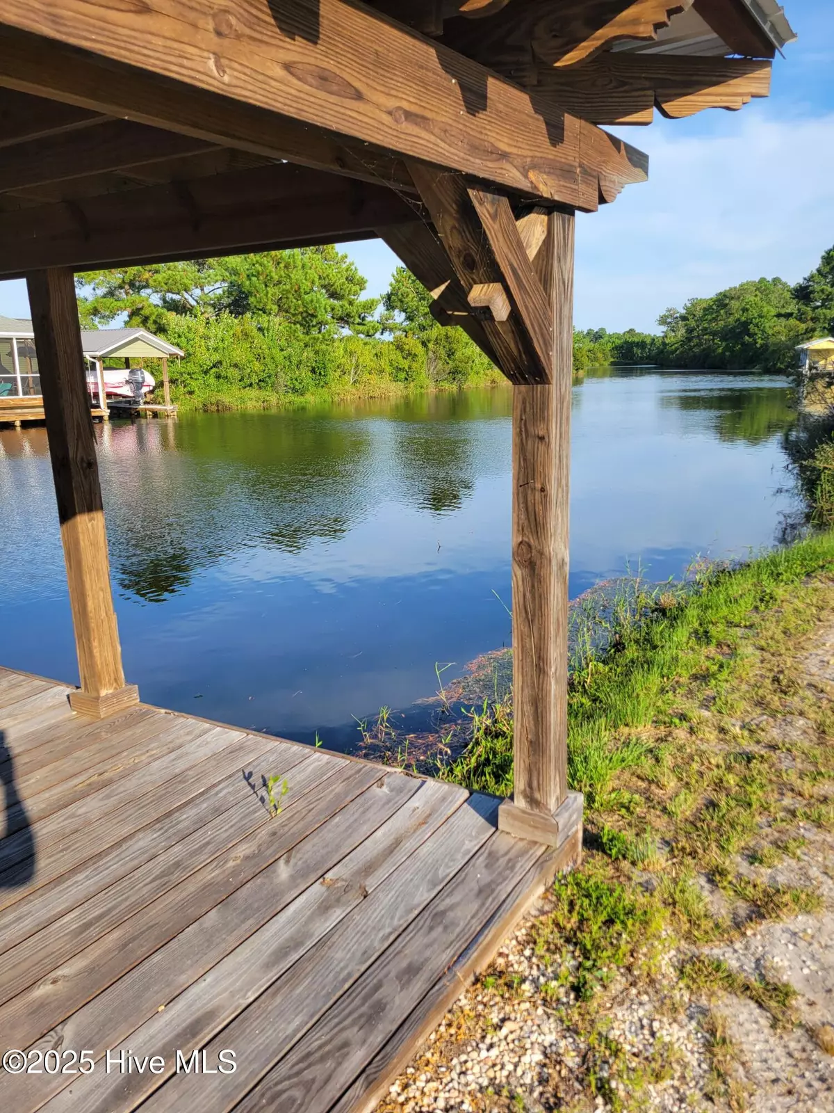 Harrells, NC 28444,421 Bay Tree DR