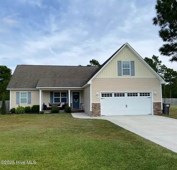 306 Basil CT, Hubert, NC 28539