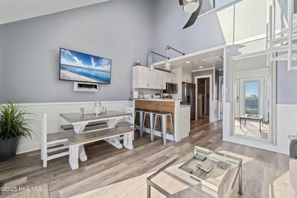 North Topsail Beach, NC 28460,886 New River Inlet RD #51