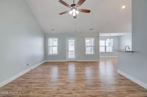 Wilmington, NC 28412,719 Saint Vincent DR