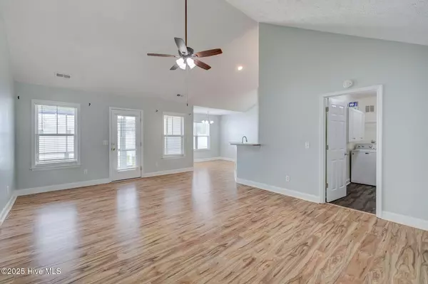 Wilmington, NC 28412,719 Saint Vincent DR