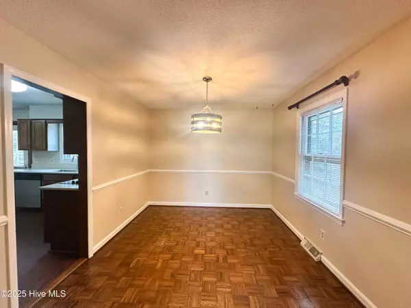 Wilmington, NC 28409,421 Windward DR