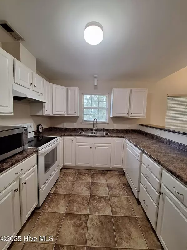 Greenville, NC 27858,2412 King Richard CT #E