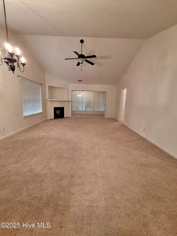 Greenville, NC 27858,2207 Locksley Woods DR #E