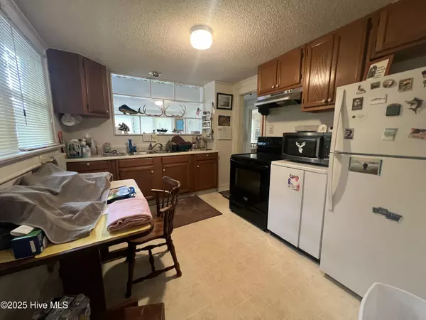 Williamston, NC 27892,304 School DR