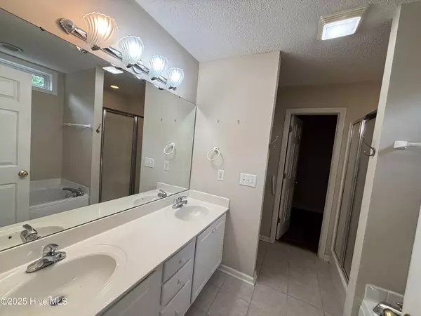 Pinehurst, NC 28374,4 Monroe LN