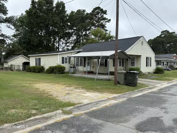 Mount Olive, NC 28365,513 Steele ST