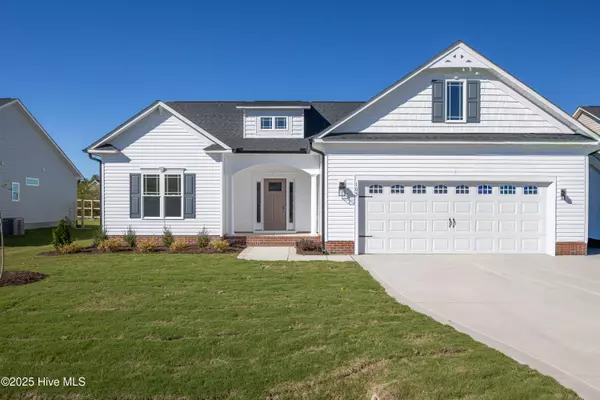 105 Sunny Acres LN, Clinton, NC 28328