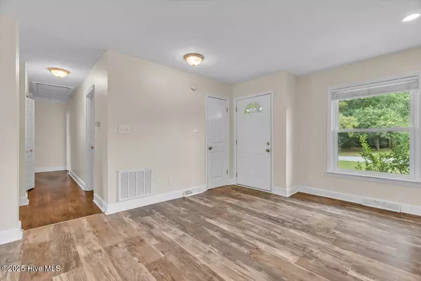 Jacksonville, NC 28540,211 Fenton PL