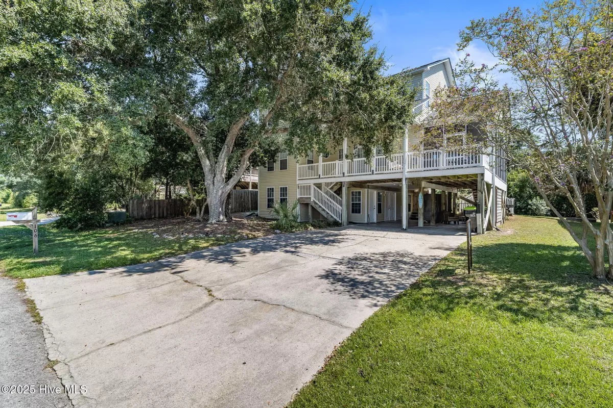 Oak Island, NC 28465,106 SE 44th ST