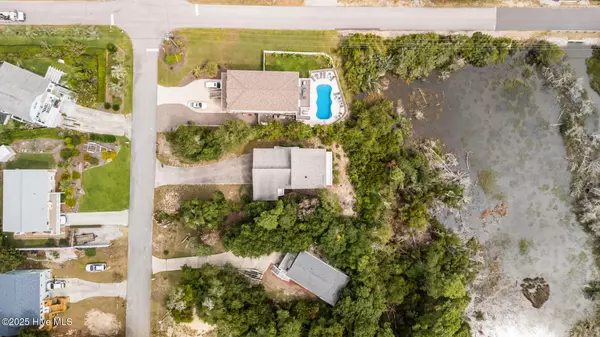 Emerald Isle, NC 28594,7403 Archers Creek CT