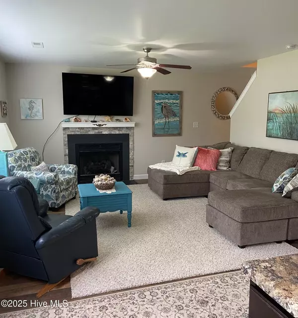 Hubert, NC 28539,309 Basil CT