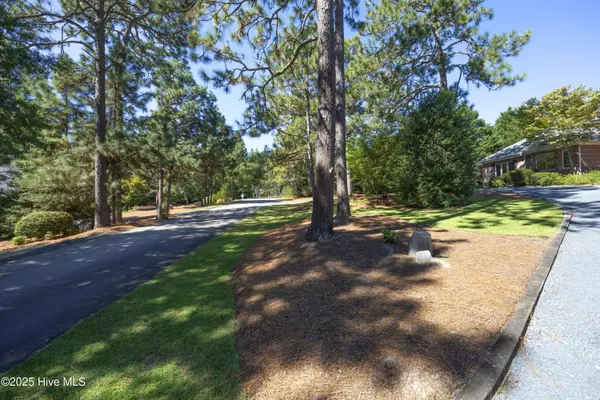 Pinehurst, NC 28374,55 Mcqueen RD