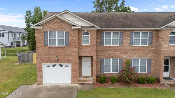 Winterville, NC 28590,305 S Pointe DR #A
