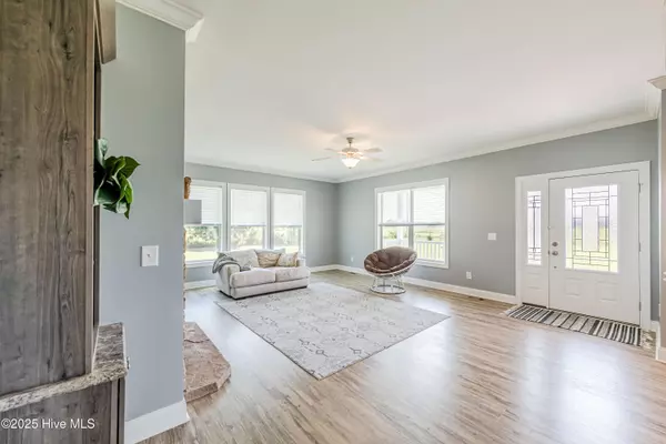 Rose Hill, NC 28458,143 Island Creek RD