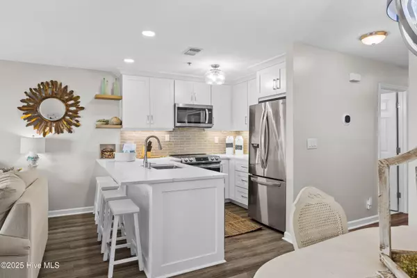 North Topsail Beach, NC 28460,790 New River Inlet RD #207a