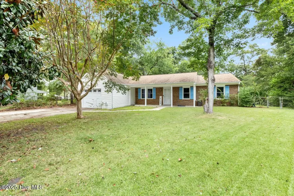 Jacksonville, NC 28546,212 Kerry CT