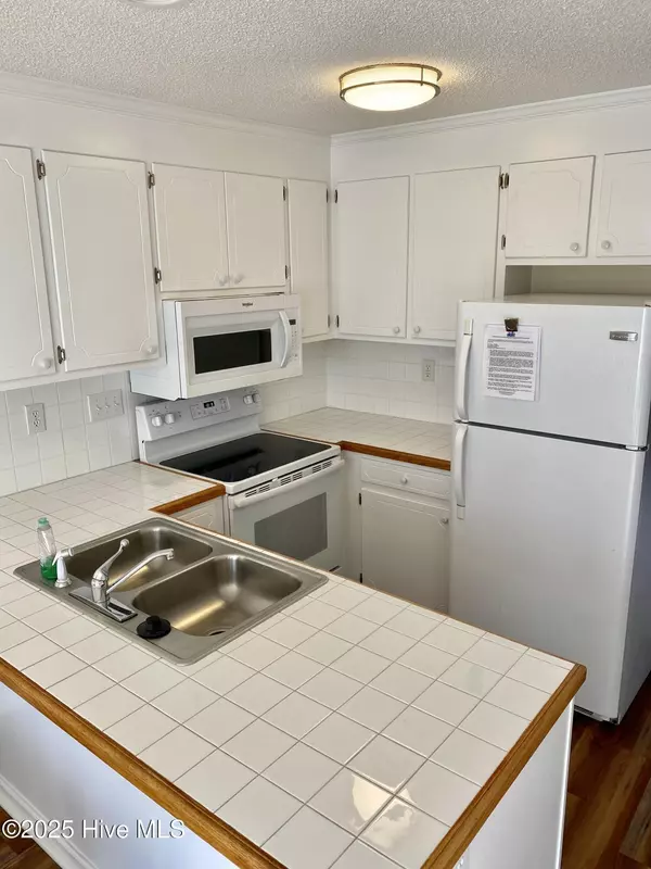 Greenville, NC 27834,930 Spring Forest RD #G5