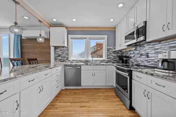 North Topsail Beach, NC 28460,2376 New River Inlet RD