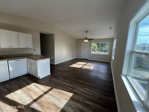 Emerald Isle, NC 28594,203 W Landing DR