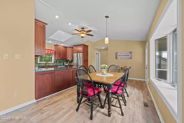 New Bern, NC 28562,103 Gull Pointe