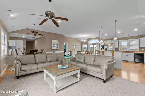 Corolla, NC 27927,1037 Whalehead DR