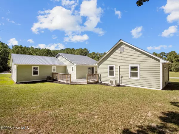 Hubert, NC 28539,344 Riggs RD