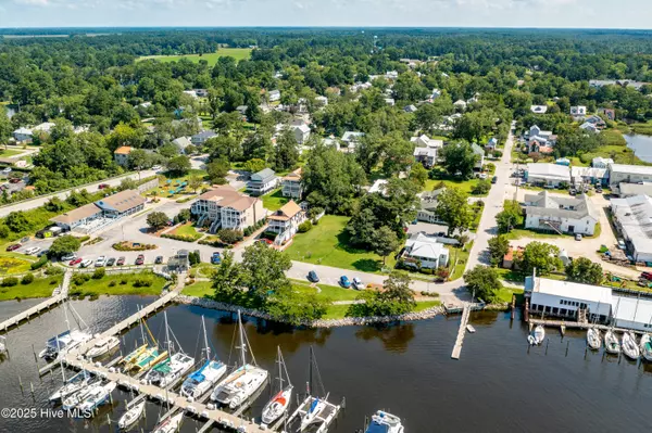 Oriental, NC 28571,518 Water ST #C26