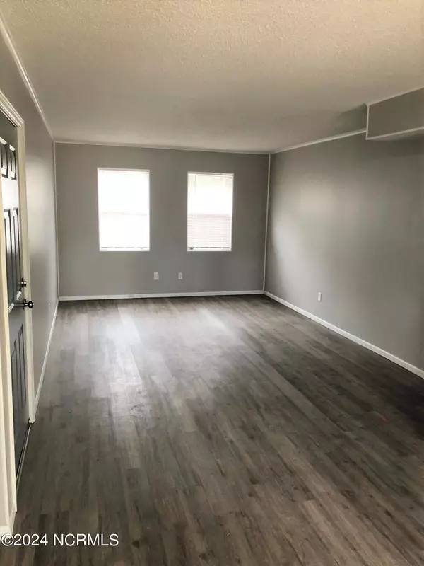 Jacksonville, NC 28546,100 Ravenwood DR #C