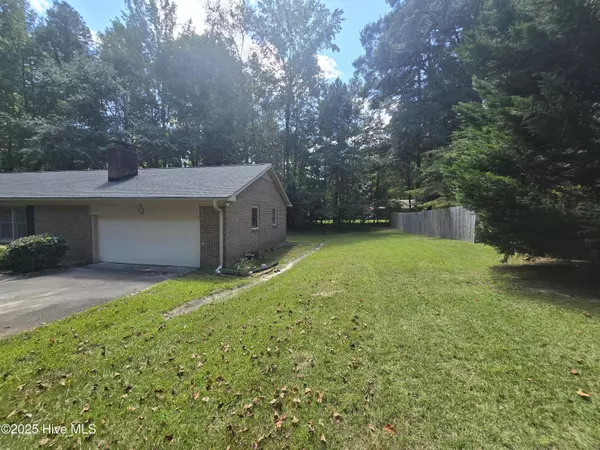 Southern Pines, NC 28387,808 N Glenwood TRL
