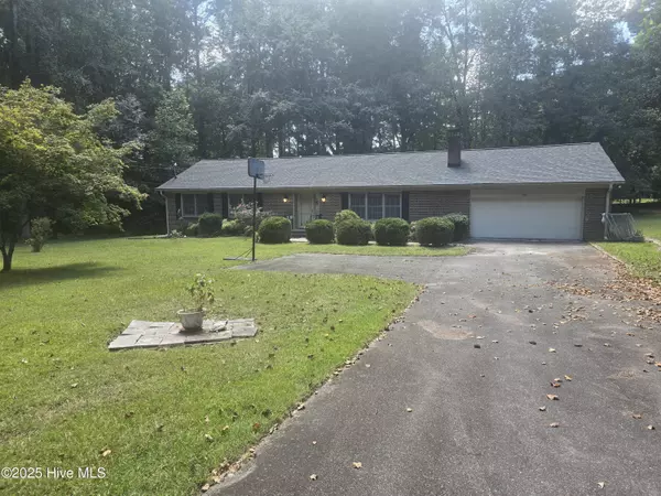 Southern Pines, NC 28387,808 N Glenwood TRL