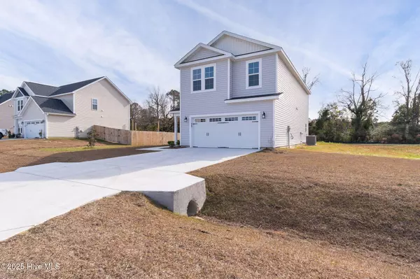 212 Shadow Grass CT, Stella, NC 28582