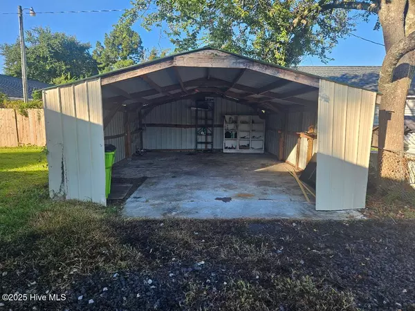 New Bern, NC 28560,176 Pine ST