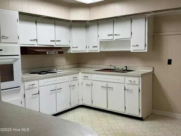 Jacksonville, NC 28540,702 Forest Grove AVE