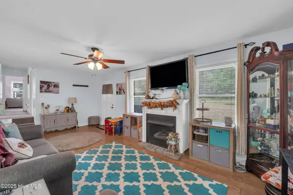 Burgaw, NC 28425,2115 Penderlea HWY