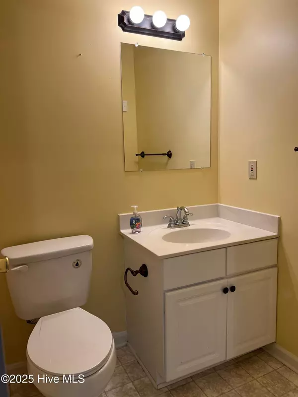 Elizabeth City, NC 27909,118 Red Cedar