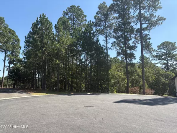 Southern Pines, NC 28387,210 Eagle Point LN